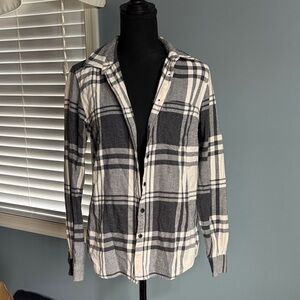 G.H. Bass & Co. Women's Gray Button Down Shirt